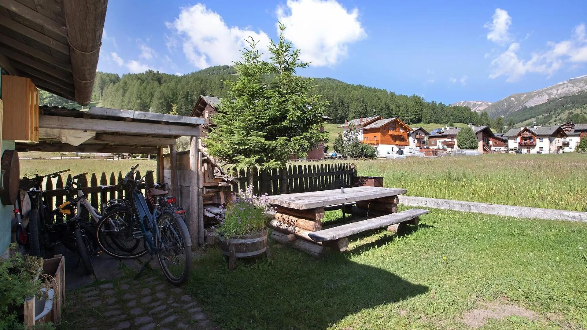 Appartamenti Lorenza 2 Baite Giotto Livigno 0*,  Italy